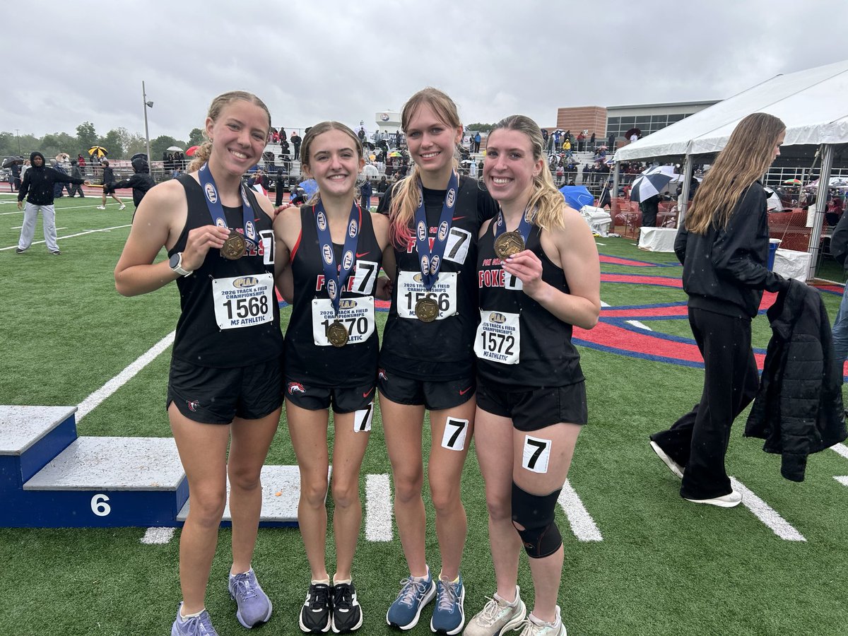 CoachMoul's tweet photo. BANG! Hemingray LoIudis Airik Shevchuk state medal 4x800!!🏅🏅🏅 https://t.co/yKiSsyTIBs