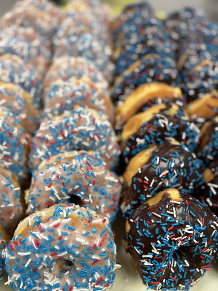 GreenbushBakery's tweet photo. Happy Memorial Day weekend! 🇺🇸🍩

We are open with normal hours all weekend and will be open on Memorial Day from 6AM–1PM or sold out. Stop by and celebrate the holiday weekend with your favorite donuts! https://t.co/fWtSR1Jzi5
