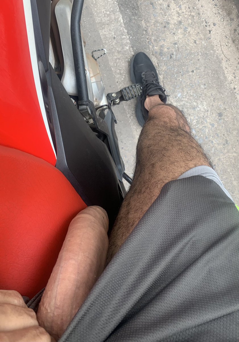 jovenpav's tweet photo. 🏍️🔥En la cola esperando surtir gasolina pa continuar con los servicios que pidan https://t.co/j7UmTX2Tel