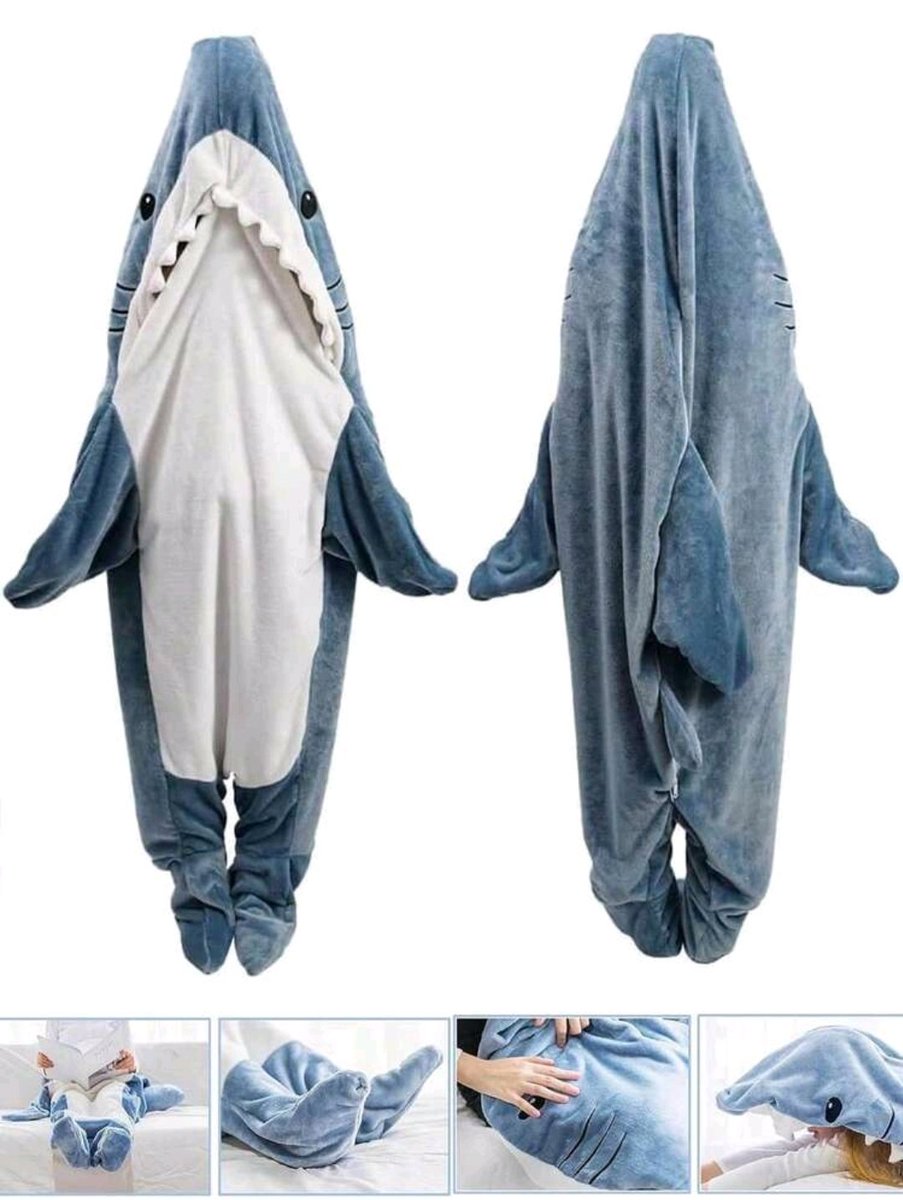 AkilaNyx's tweet photo. 100 likes e eu faço live vestida com um desses. 

Vai flopar mesmo então tô à salvo. https://t.co/burUEiBvEQ