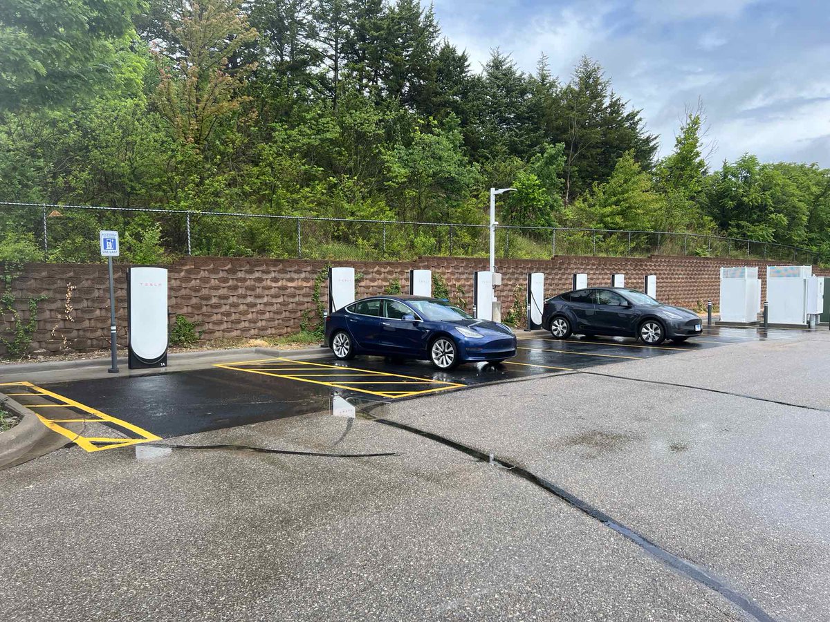 Tesla Charging tweet media