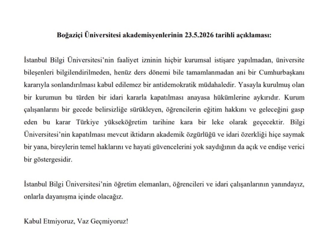 zhsart's tweet photo. İstanbul Bilgi Üniversitesi’nin öğretim elemanları, öğrencileri ve idari çalışanlarının yanındayız. Dayanışma yaşatır! 
#BilgiYalnızDeğildir https://t.co/lm7tuQ6ADy
