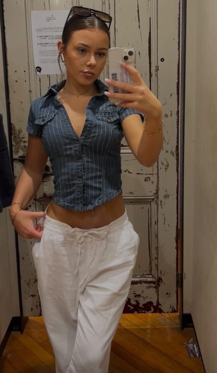 Midriff Magic tweet media