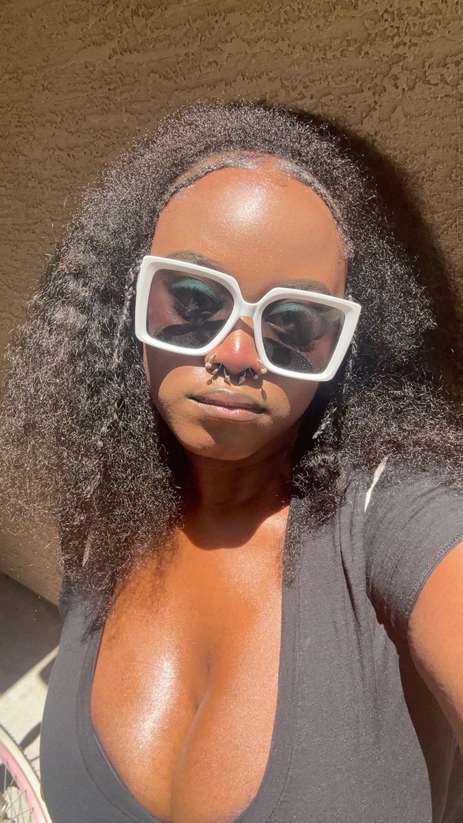 lj 🦦 tweet media