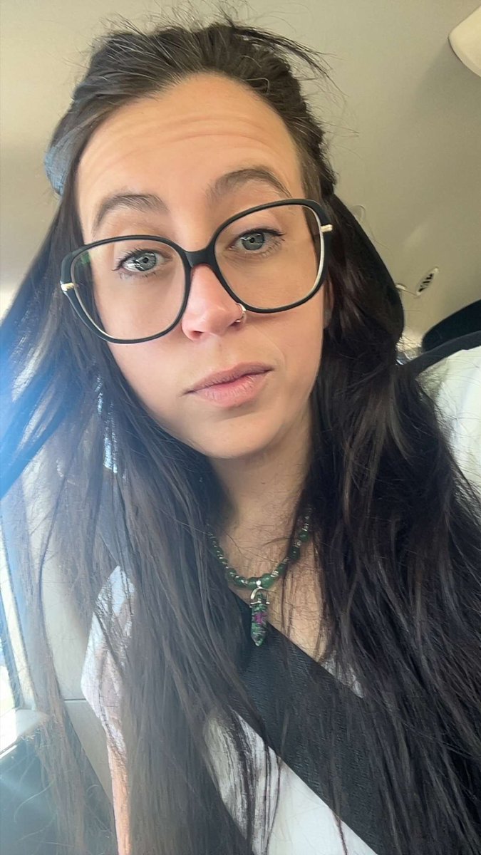 Sara Kent 💚 tweet media