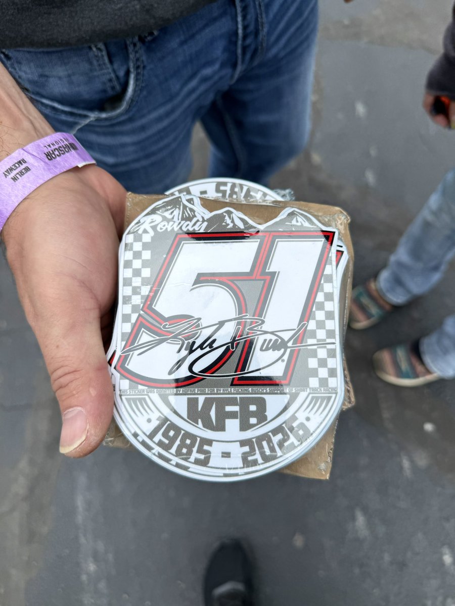 Mikey2082's tweet photo. Honoring Kyle Busch tonight @BerlinRaceway 

@HorvathDesign did one hell of a job with these decals. 

#NASCAR https://t.co/SEh3PGvtbR