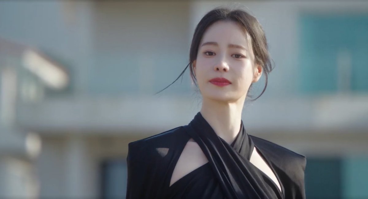 kdramamiss's tweet photo. " she's the only thing i can see right now " https://t.co/Vz15D7Lvru