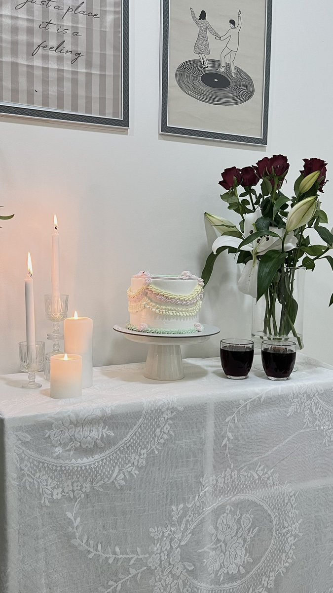 wrood900's tweet photo. 🎂𝐈𝐭’𝐬 𝐌𝐲 𝐁𝐢𝐫𝐭𝐡𝐝𝐚y
أهلاً بـ يوم ميلادي ..

ها قد عاد يوم ميلادي مجددًا وكُلّي رجاء أن لا يمرّ العمر دون أن أكن ذات أثرٍ طيّب، ويدٌ معطاءة، وقلبٍ شكور
ومن باب:قد ينال المرءُ بدعاءِ أخيه ما لا يُدركه بدعائه لنفسِه؛ حفوّني بدعواتكم الصادقة🤍 https://t.co/vfjwHRCqtO