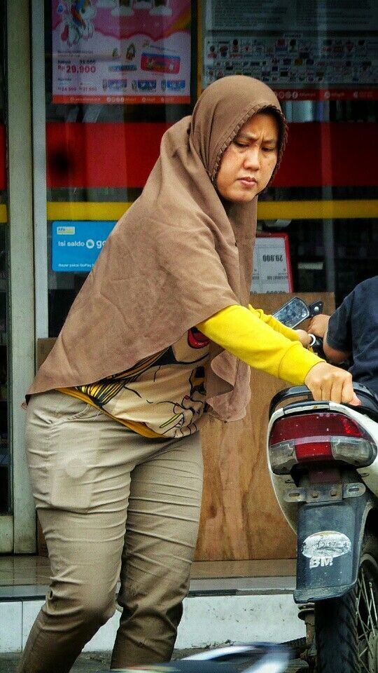 Candid Random tweet media