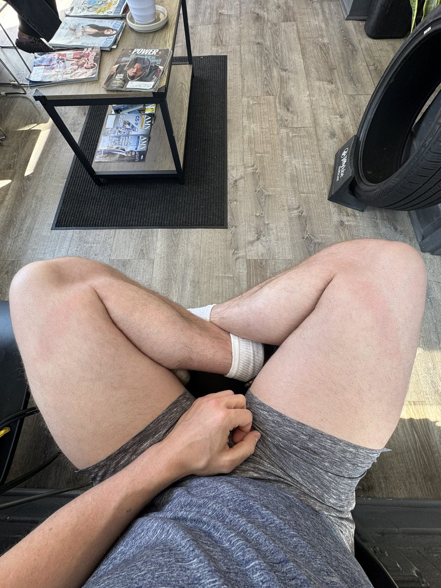 agnosticmingle's tweet photo. Making big moves today (getting my oil changed 7 months late) https://t.co/zKkt9Jm1gj