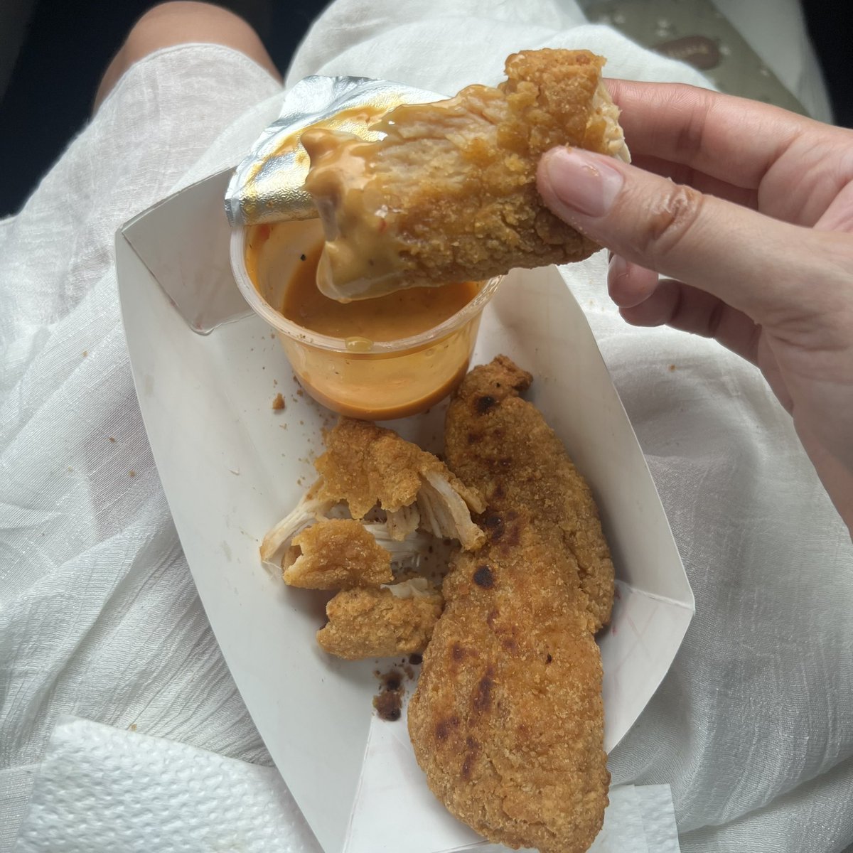 clov3rleaf_'s tweet photo. costco chicken strips (1560 cals) my boyfriend ate most of it and i had a lil bit https://t.co/QoMcPkgLUX