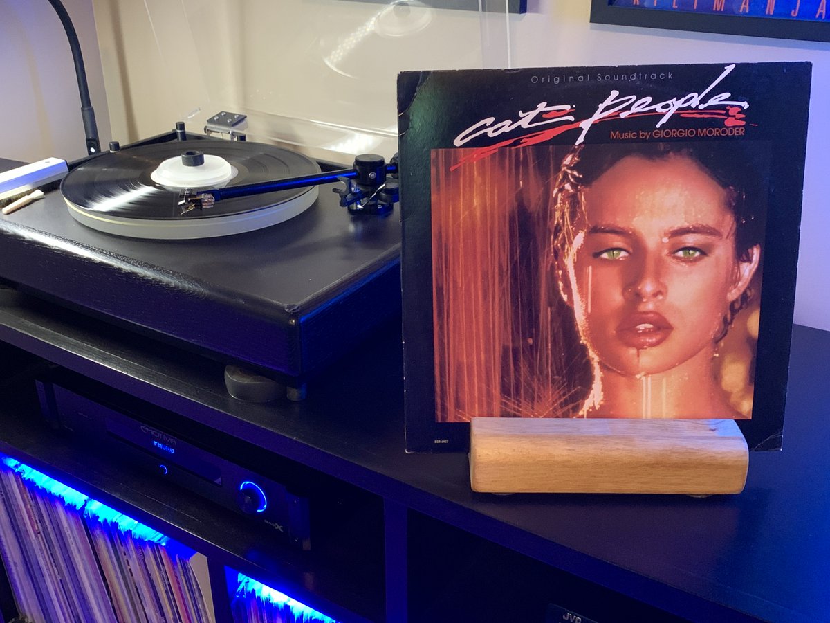 HammerHeadcases's tweet photo. #NowPlying Giorgio Moroder's soundtrack to the #movie Cat People.
#vinyl #vinylcollector #recordcollection #moviesoundtracks #davidbowie https://t.co/eJA5vrR5Ke