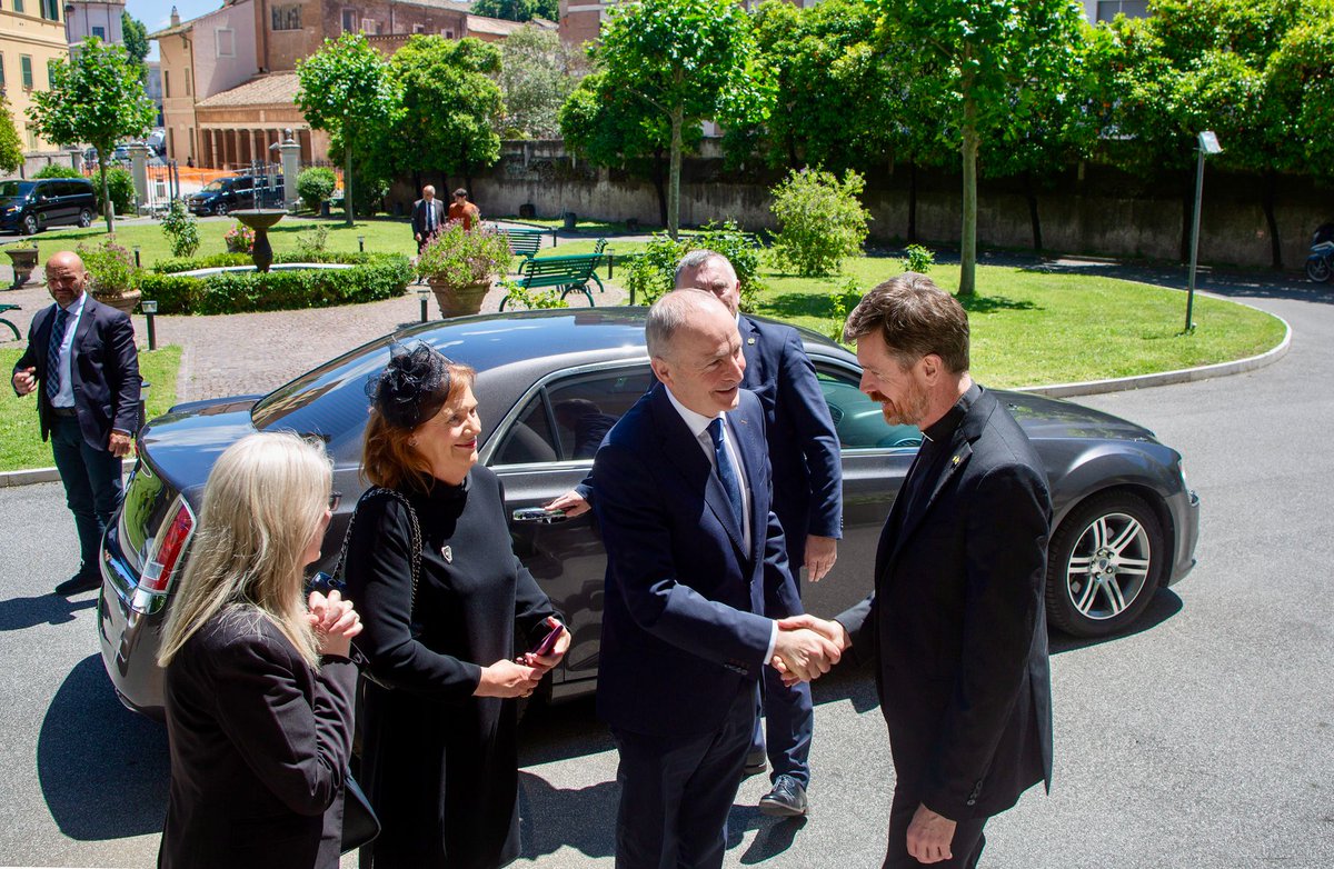 IrlEmbHolySee's tweet photo. Yesterday, Taoiseach @MichealMartinTD visited the Pontifical Irish College where he had an opportunity to greet the College community and members of the Irish Religious community in Rome. He received a warm welcome from Rector Fr. Paul Finnerty and the team. https://t.co/zIeNYSAUFf