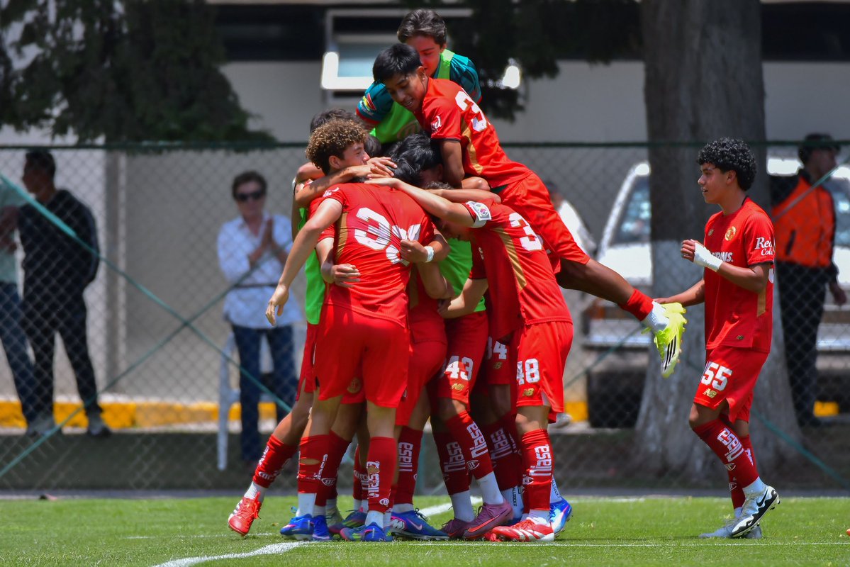 tolucafc_fb's tweet photo. #Sub15 | SFV 

🔥 ¡VENGA, ESTAMOS EN LA FINAL! 🔥

😈 4-0 ⚓️
Global: 5-1 https://t.co/TOoeZCJAyd
