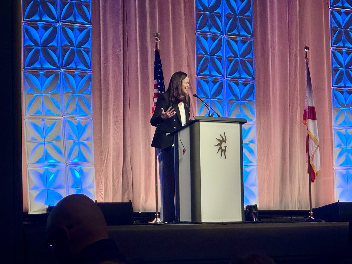 SenAshleyMoody's tweet photo. Great to visit with families participating in the 38th Annual FPEA Convention. 

As a mom of a school aged kid, I know the importance of parental empowerment and providing educational choices based on the individual needs of each kid.  

Florida has set the bar for student success and I’m working hard to deliver those same results across our nation as Florida’s new Senator.