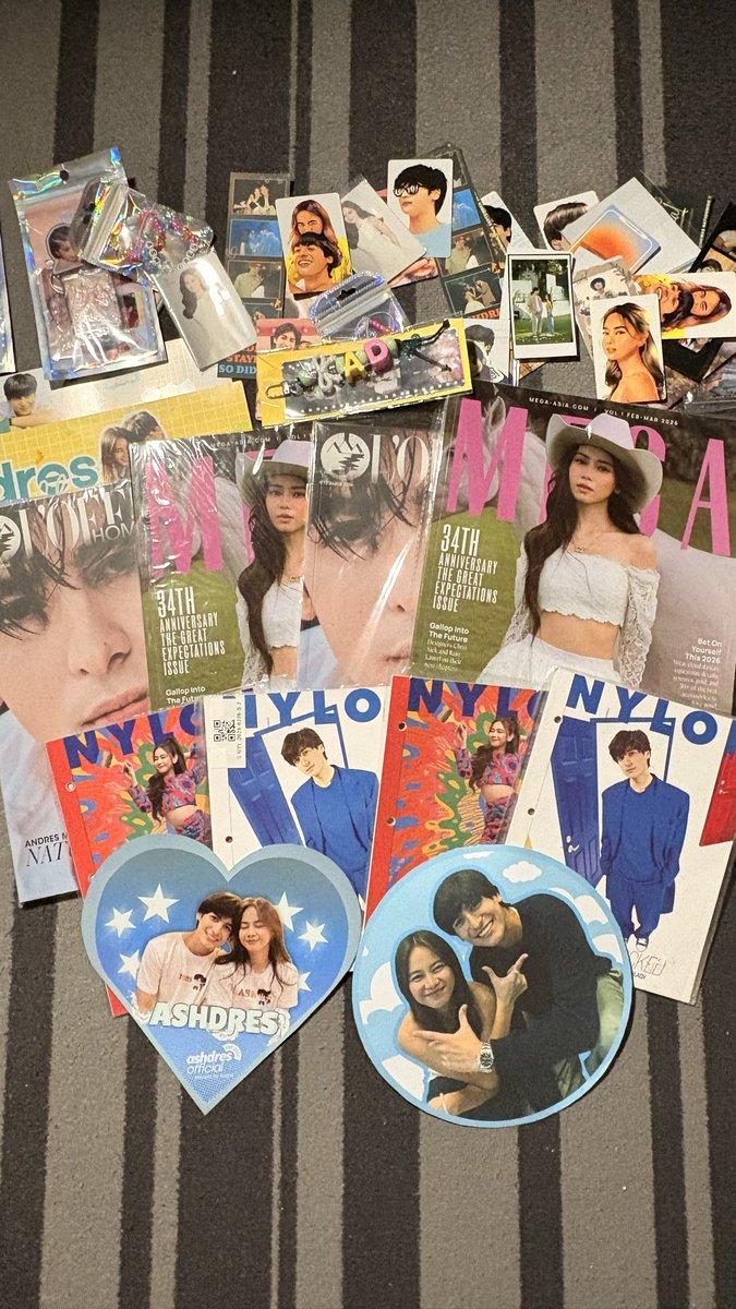 rrfs118's tweet photo. These also came home with me 🧡💙
Thank you mga Ma!❤️❤️❤️ https://t.co/0KmN5V157j
