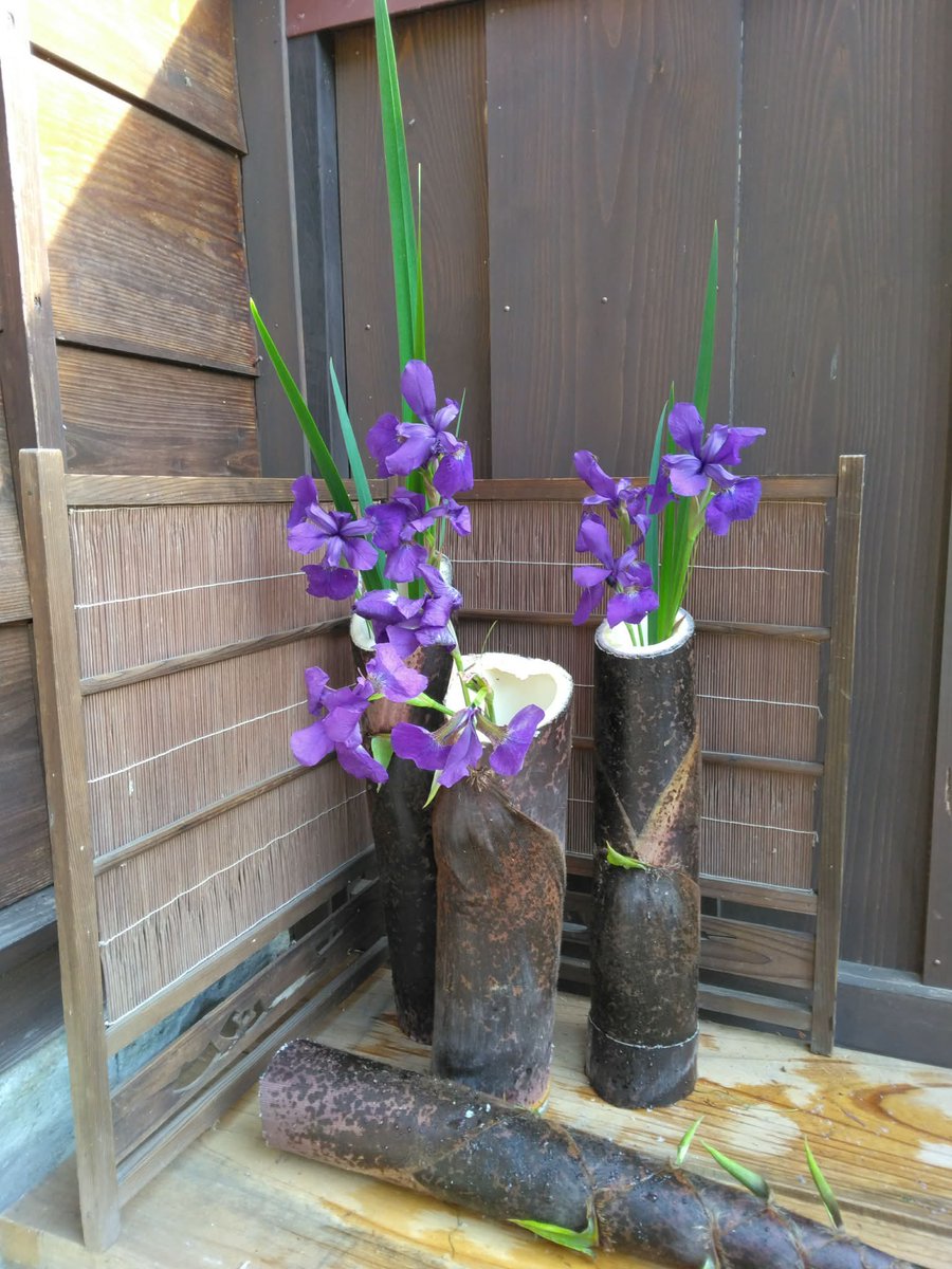 JoetsuMeika's tweet photo. -白田邸-
いつのまにか、季節が良くなりました。
お庭のお花です。

#上越名家  #上越名家ネットワーク #白田邸 https://t.co/H6yPuO2iFf