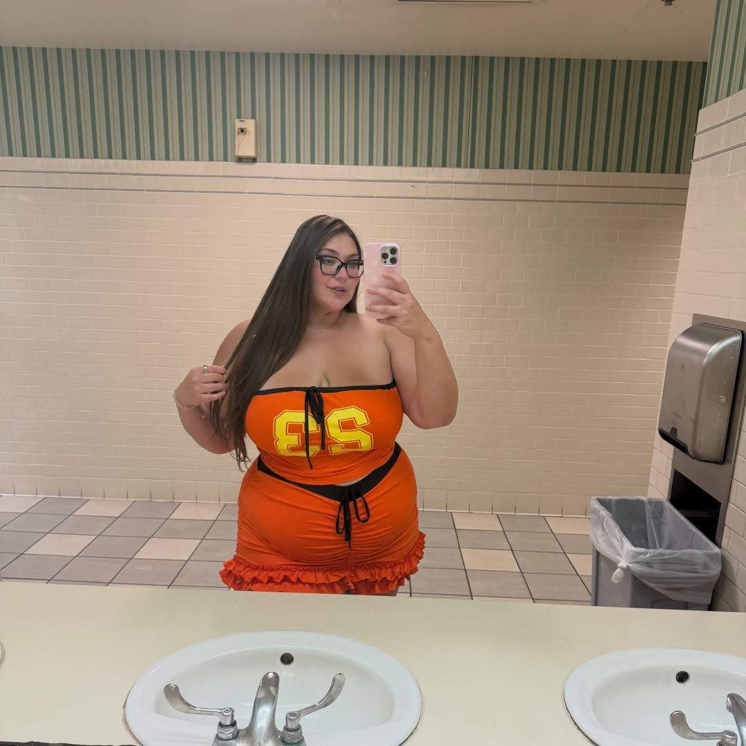 itsFitSid's tweet photo. get a girl that looks good with glasses 😉 https://t.co/gleB1lXF88