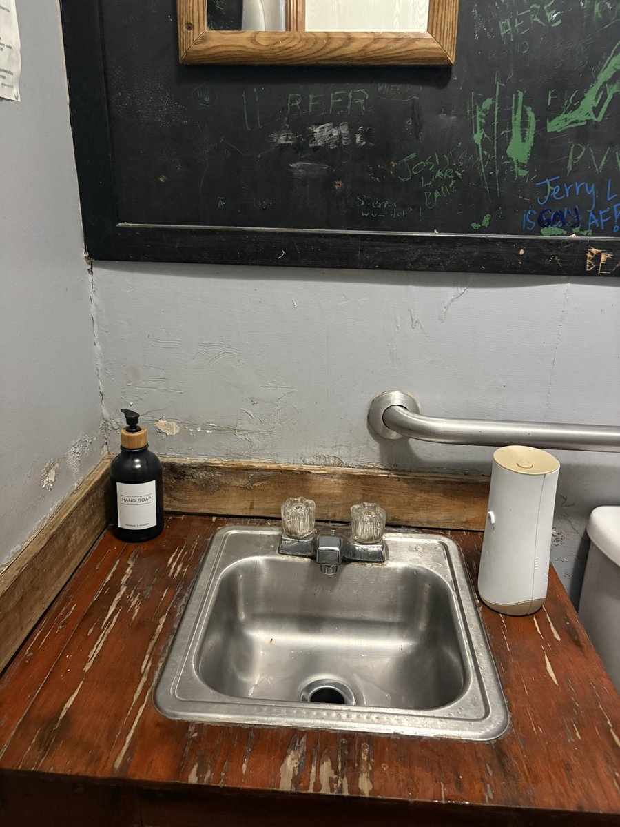 goodcoppbadcopp's tweet photo. When a private equity firm buys a family owned rural bar and restaurant in Oklahoma to “fix and flip” for profit https://t.co/EA71dz4eh0