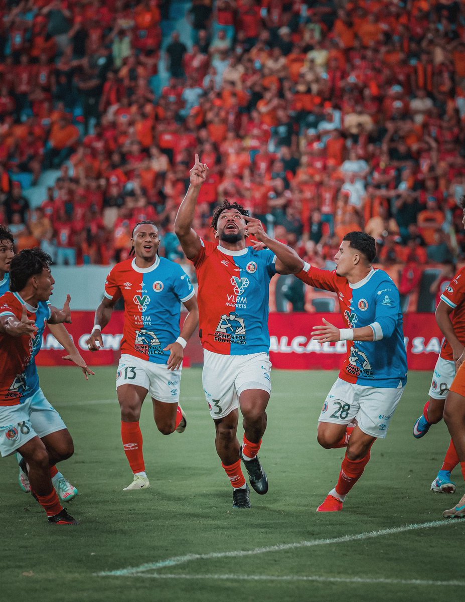 CDeportivoFAS's tweet photo. SI MURO, PRIMERO ES DIOS 👆🏽❤️ https://t.co/uKSqUqy5kx