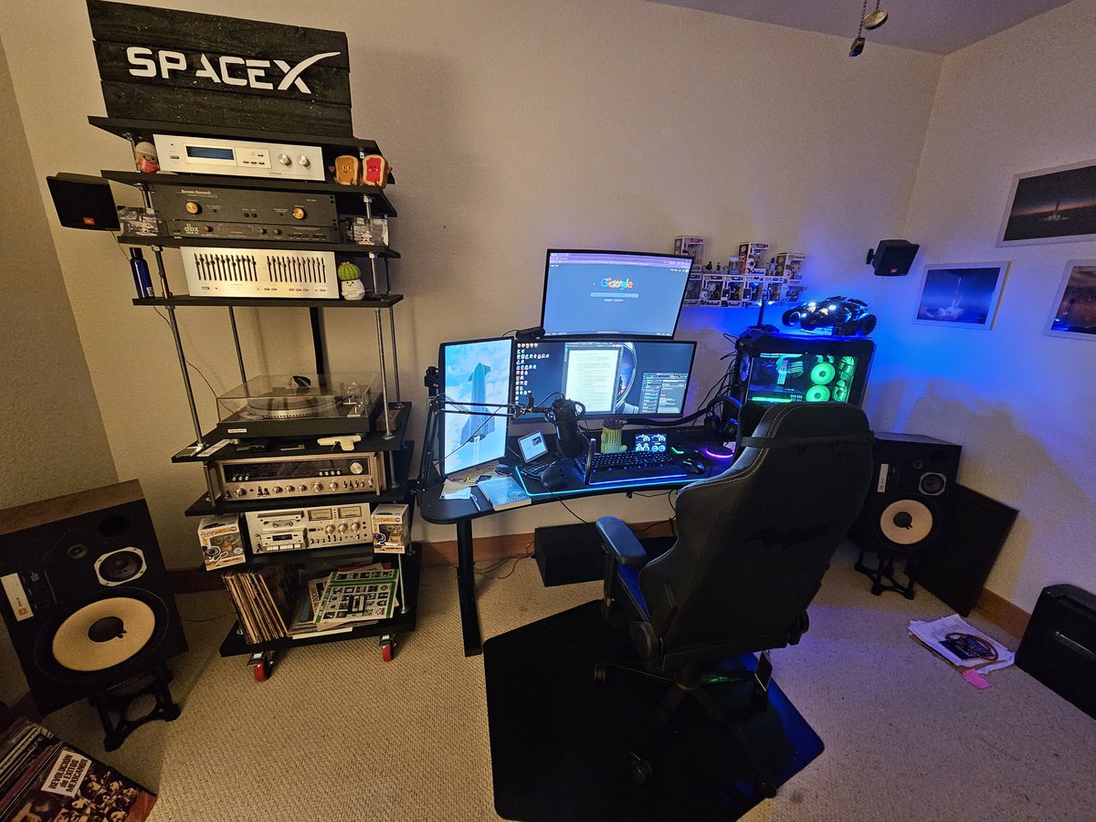 CyberCoupleTSLA's tweet photo. @danhuot Lol. The L100s really handle the rumble well! https://t.co/fia9rOJMIY