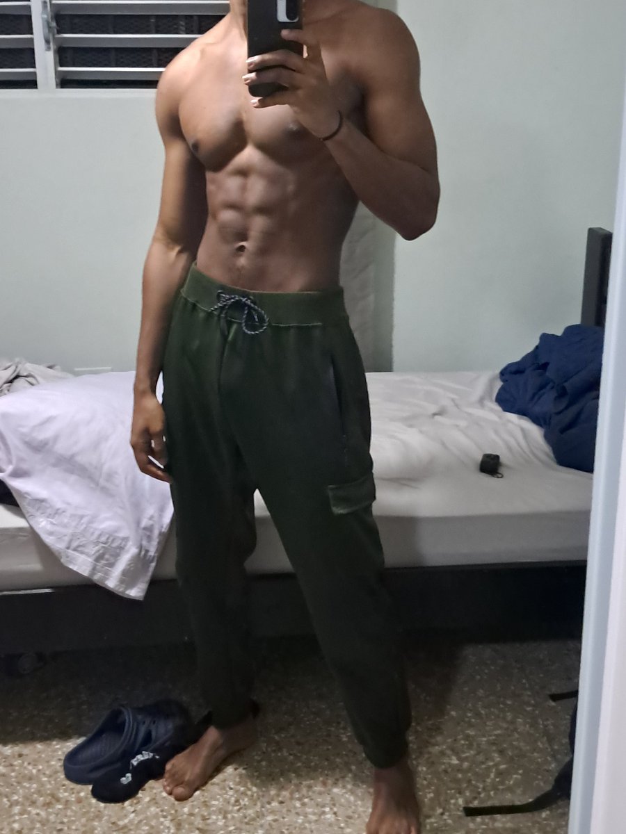 Ilik3frogs's tweet photo. Chest days are always great days #nsfwtwt https://t.co/g6sAYvmO7J