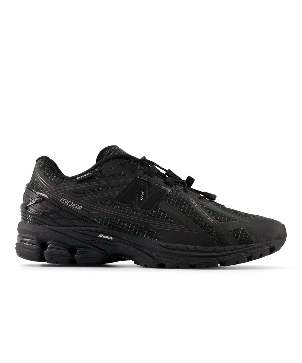 Ctiiiii_61's tweet photo. こっちのオールブラックNew balanceも良い。

クイックシューレースなのもポイント高い。 https://t.co/ldLzuk4XmC
