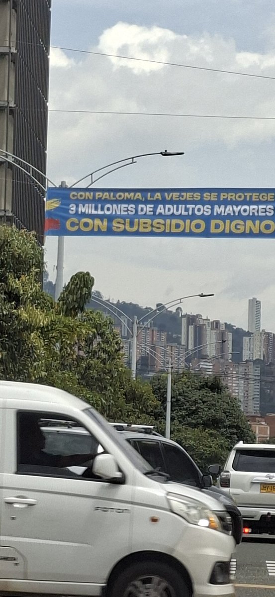 Uribismo Out Of Context tweet media