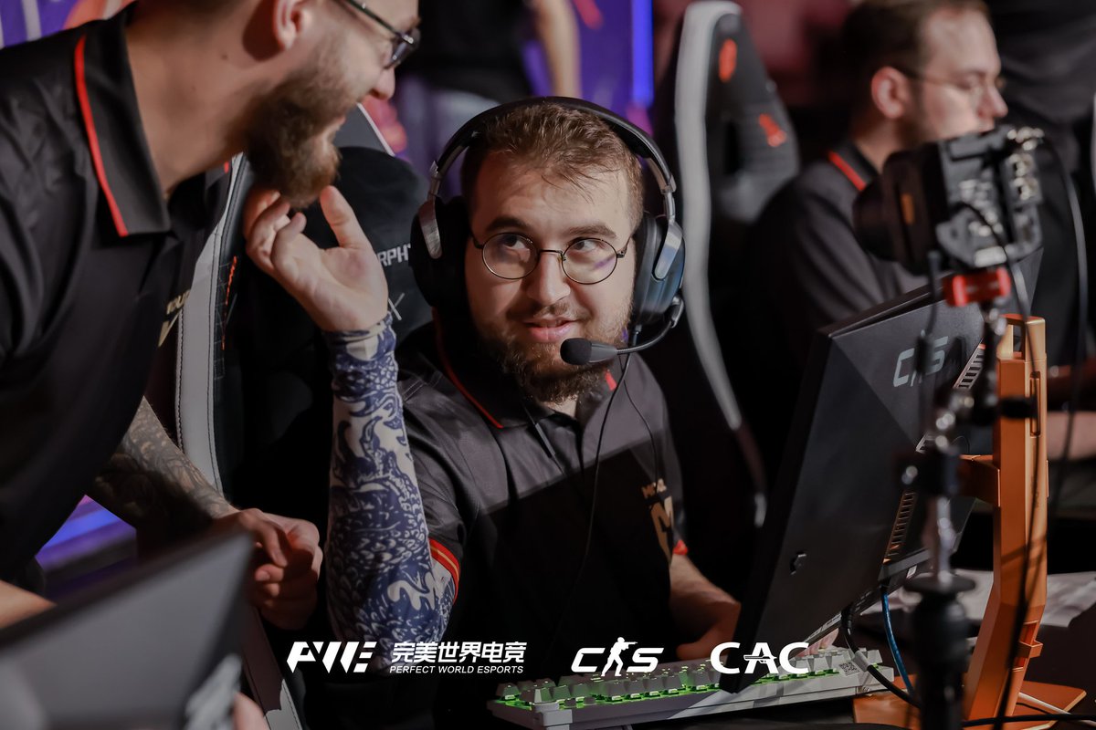 MOUZ tweet media