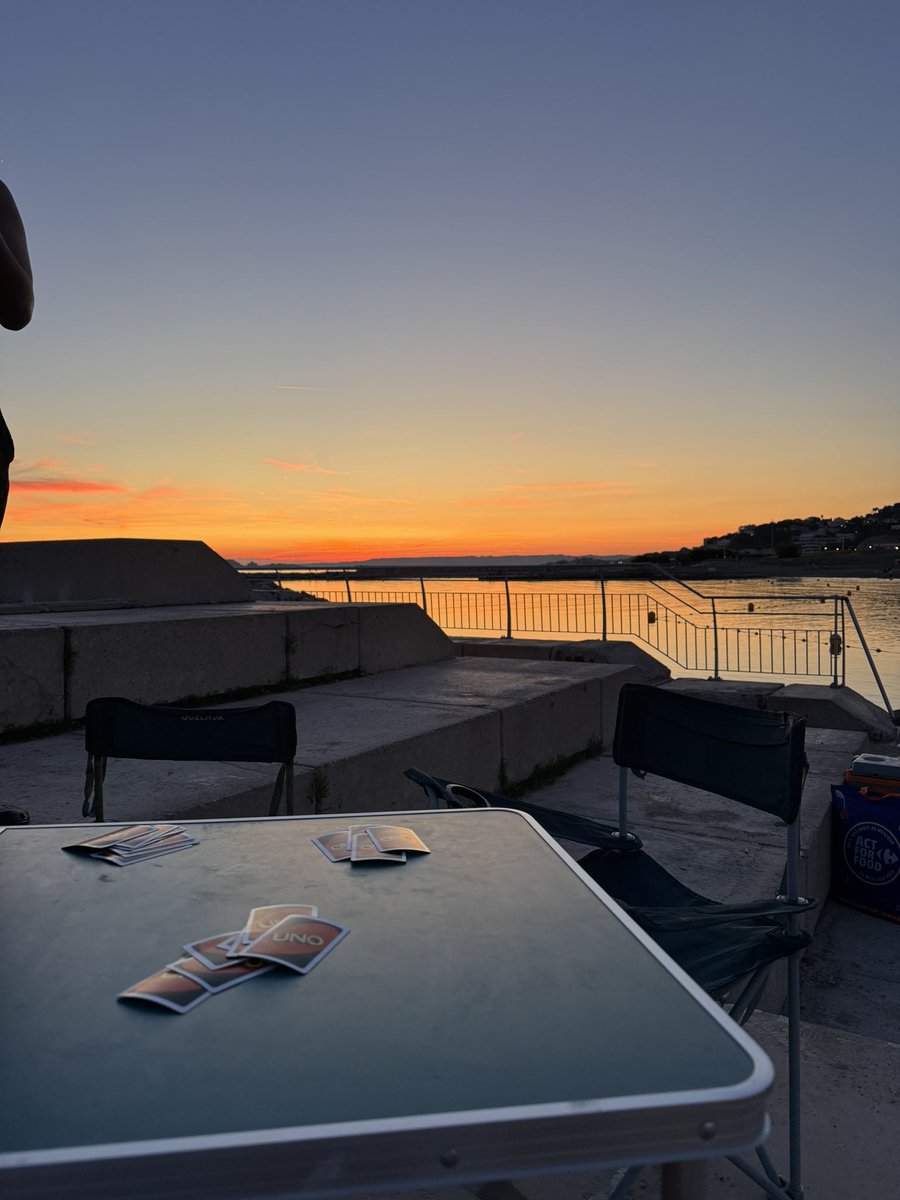 13_imar's tweet photo. dump soirée d’été https://t.co/pOMzfECXB5