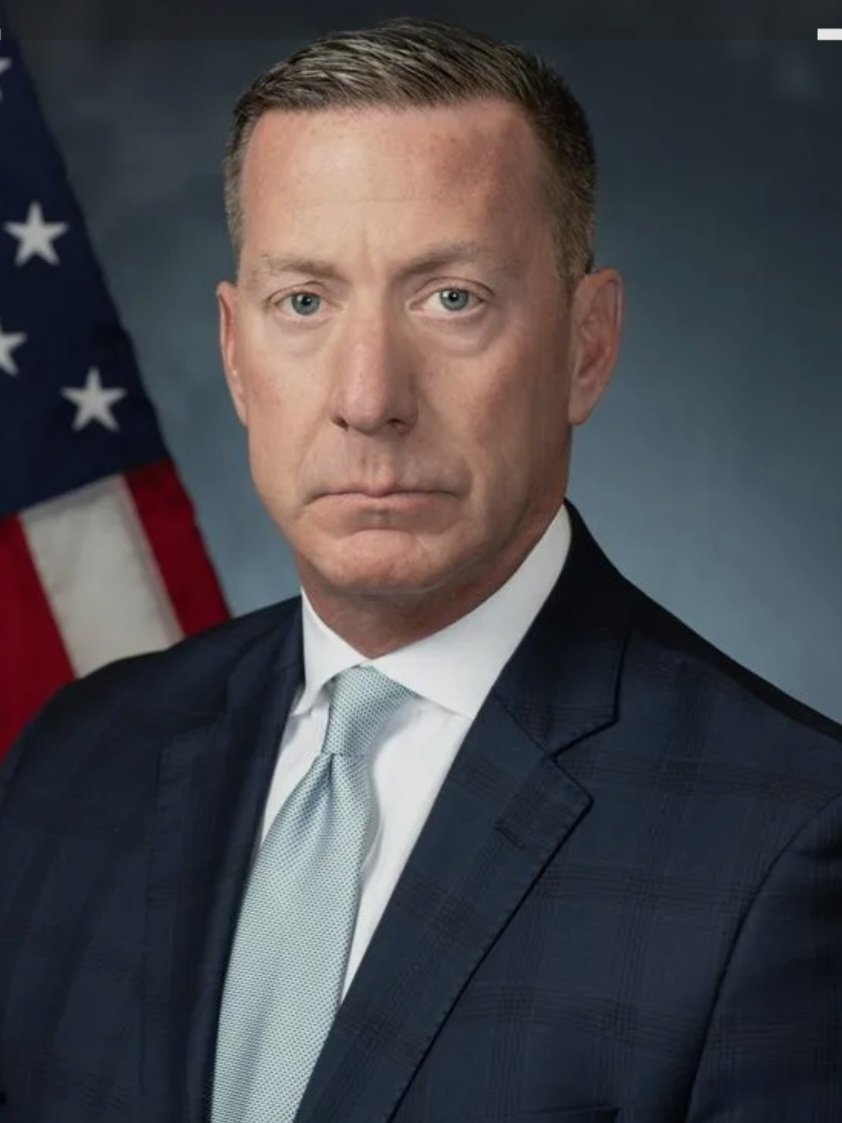 Chicago1Ray's tweet photo. - Butler PA 
- Trump Doral 
- Mar-a-Lago 
- Washington Hilton Hotel 
- Outside White House today 

Enough is enough 

I'm calling on @SecMullinDHS to remove Sean Curran as Secret Service Director b4 something happens to Trump https://t.co/eLPejmJtWy