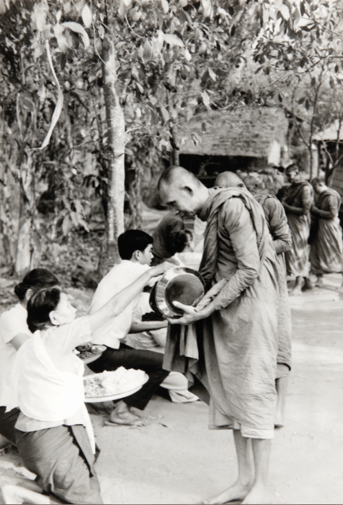 yssfoundation's tweet photo. ความดีนี้มีอานุภาพยิ่งใหญ่ จึงไม่ควร
ประมาทความดี ควรทำความดีไว้ให้
เสมอ ให้มาก ให้เต็มสติปัญญาความ
สามารถ

สมเด็จพระสังฆราชเจ้า กรมหลวงวชิรญาณสังวร
#สมเด็จพระญาณสังวร
#กรมหลวงวชิรญาณสังวร https://t.co/p4eM0ocJFY