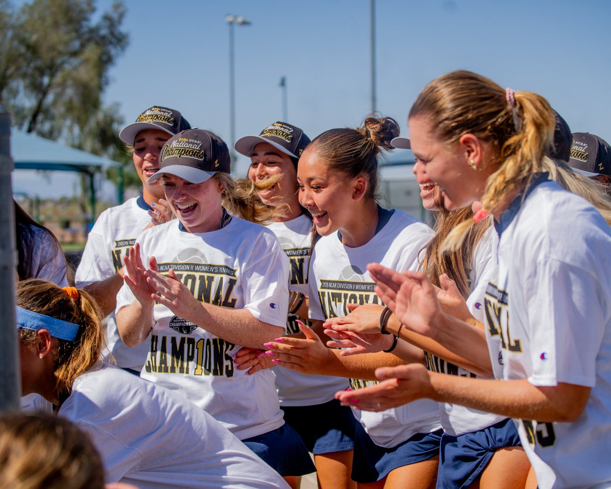 ITA_Tennis's tweet photo. The Celebration Is On 🤩

#WeAreCollegeTennis | #NCAATennis https://t.co/4vNJCkV709