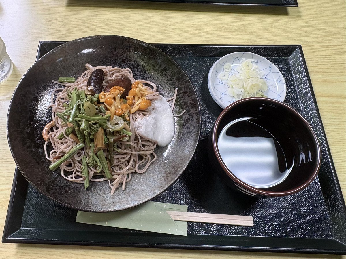 Tetsuya471981's tweet photo. 山梨にツーリング🏍️
天気が微妙だったけどスタート！
朝霧から本栖湖周辺で雨に降られてしまいました💦
でも、今回も安全に楽しく走って来れました👍 https://t.co/1bJPsZWNVt