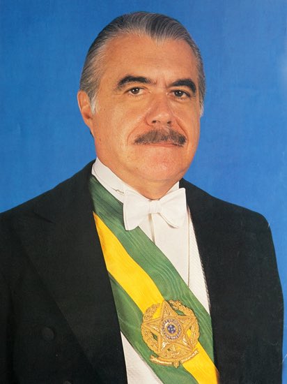 cassioolivveira's tweet photo. Quem é a pessoa mais famosa do estado em que você nasceu?

No meu, acho que é o Sarney ! 🤣 https://t.co/zoaFKo2Gk2
