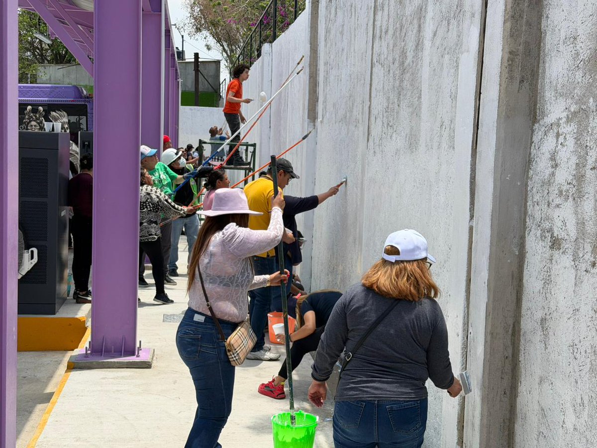 RTP_CiudadDeMex's tweet photo. 💚🚍 La transformación se construye con todas y todos.

Hoy, en el Módulo Operativo 5 de #MIRTP, en Gustavo A. Madero, más de 300 trabajadores y vecinos participaron en una Jornada Comunitaria para mejorar nuestras instalaciones. https://t.co/KVhPRVmLaR