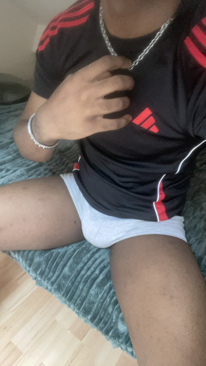 blackmastercite's tweet photo. Vien sniffer les grosse couille black de ton mec de cité #slave #dom #fetish #kink #poppers #mecdecite #tn 
#moneyslave #cashmaster #findom https://t.co/TKPbNa8g0p