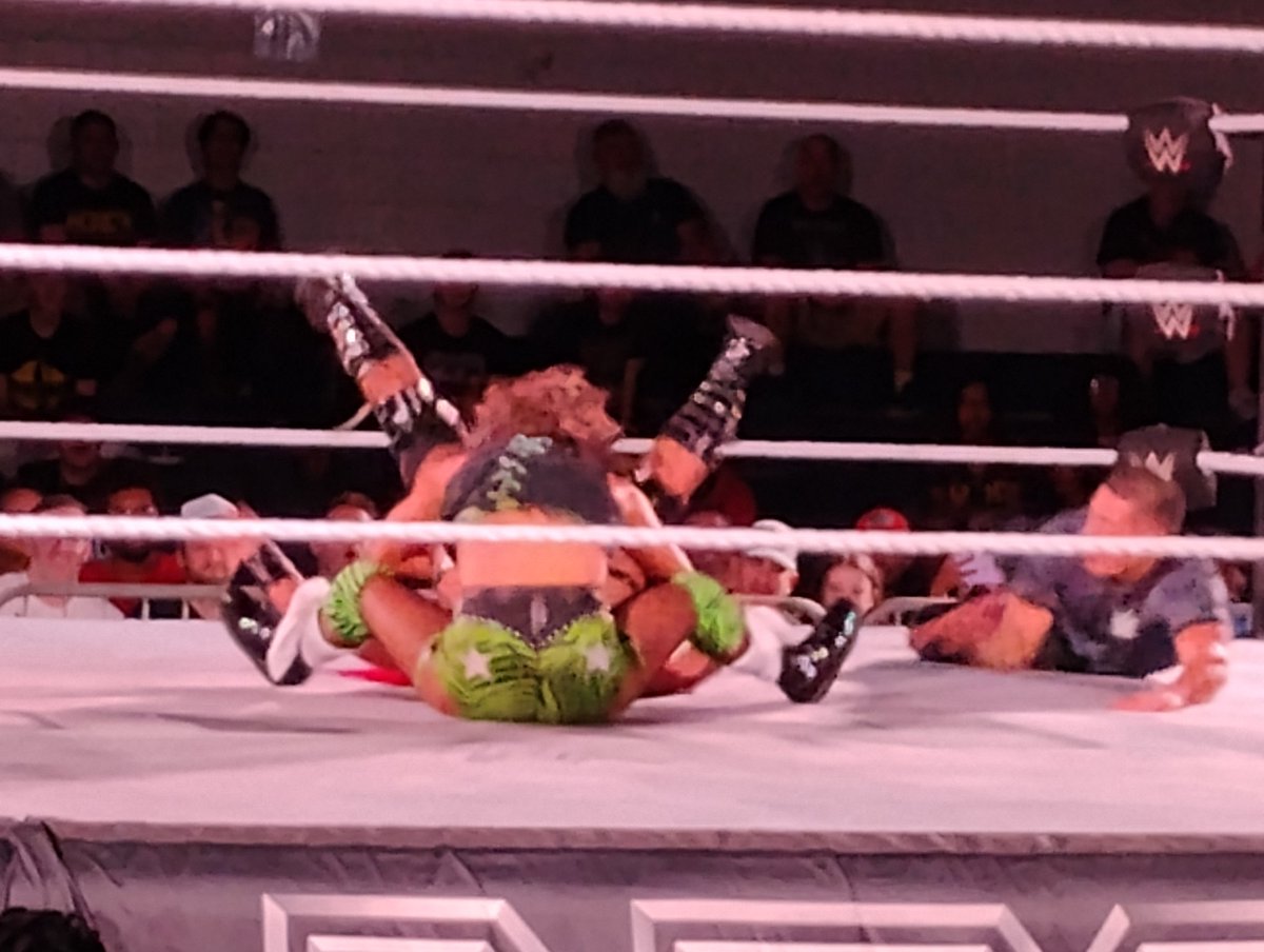 corndogen's tweet photo. More pics from the zaria match  they lwk blurry #nxtgainesville #nxtlive #gainesville #nxt https://t.co/VZq0HUU14K