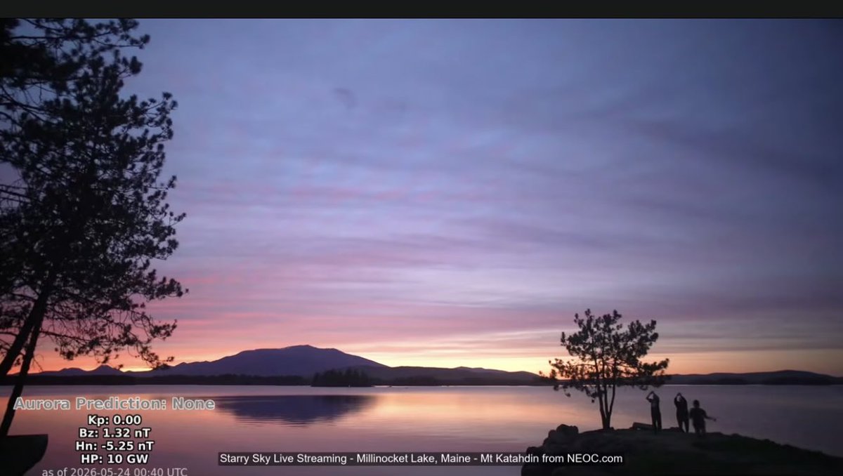 IPTimelapse's tweet photo. Sunset tonight is quite nice at Mt Katahdin, Maine https://t.co/fq2l1ad0I3 https://t.co/YSjSFTh6iU