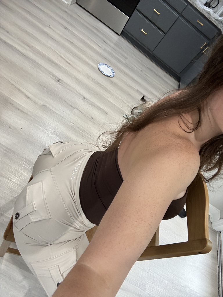 ameliaebfit's tweet photo. 🤎🤩 https://t.co/pSAnYL9ZiO