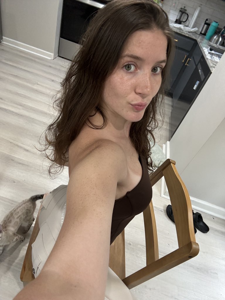 ameliaebfit's tweet photo. 🤎🤩 https://t.co/pSAnYL9ZiO