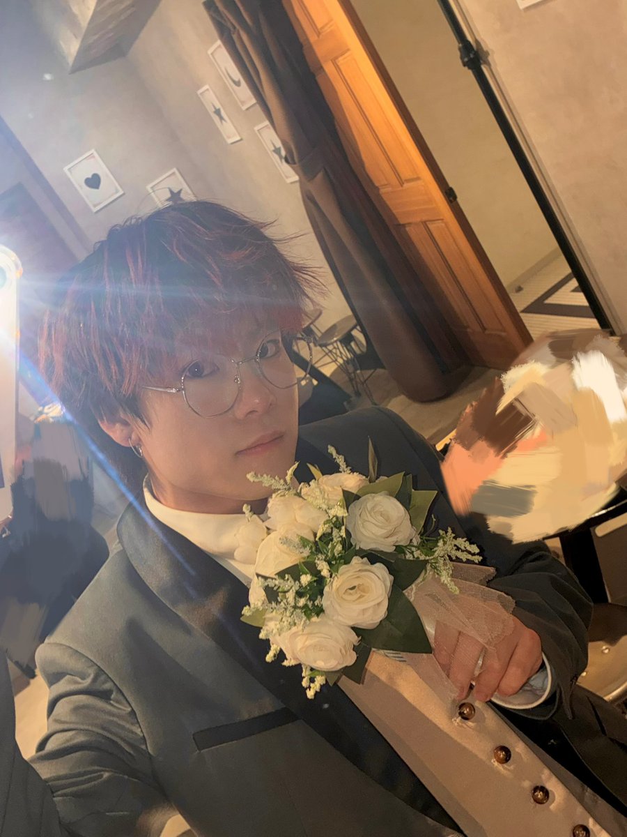 hidenosuke_0825's tweet photo. 今日は披露宴にいるよ〜！
祝いに来てね💐
 #ナニカ花嫁  #ナニカ https://t.co/qxPCoG1Lwr