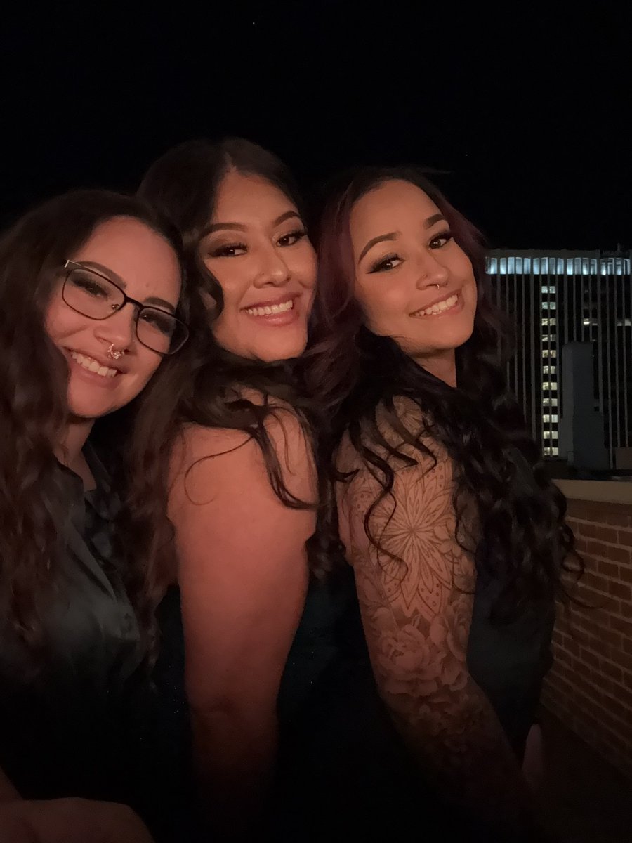 fxxkeniris's tweet photo. My girls ✨🩷 https://t.co/2RzGyVS3B2