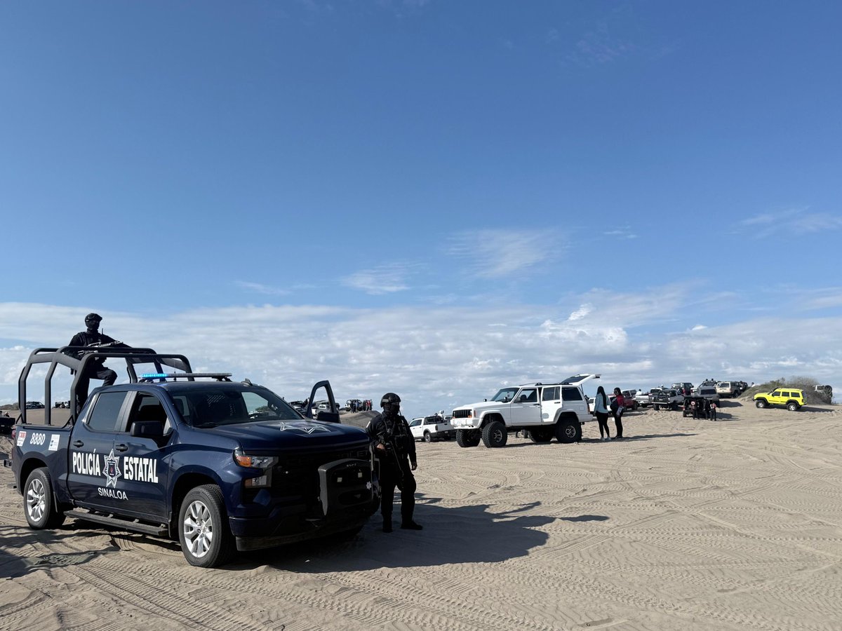 sspsinaloa1's tweet photo. En #Altata, la Policía Estatal Preventiva 🚔 mantiene presencia en #RutaSegura para que los visitantes y habitantes de la zona transiten con seguridad hacia uno de los principales destinos turísticos de la zona centro. 🏖️ https://t.co/333EKjWfZu