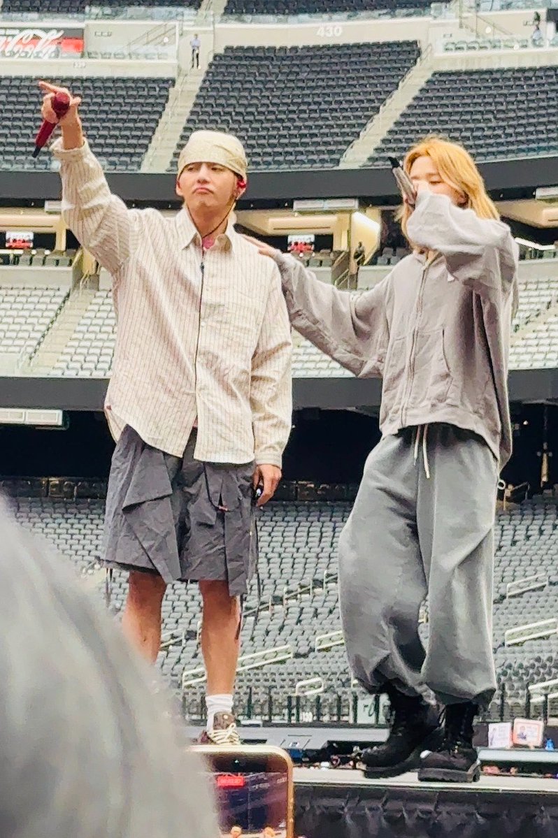 beb ☾⋆ tweet media