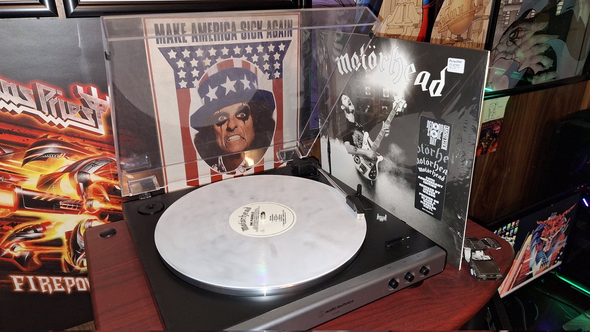 WillPhanto1's tweet photo. Saturday night vinyl: On Parole 50th anniversary - @myMotorhead https://t.co/JkyOWNGaIt