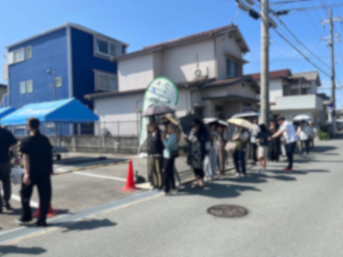 Nikko6306's tweet photo. 日工まるしぇ、本日10時からです！
すでに50名ほどに並んでいただいています✨
ご来場お待ちしております😆 https://t.co/94jxvjuLhF