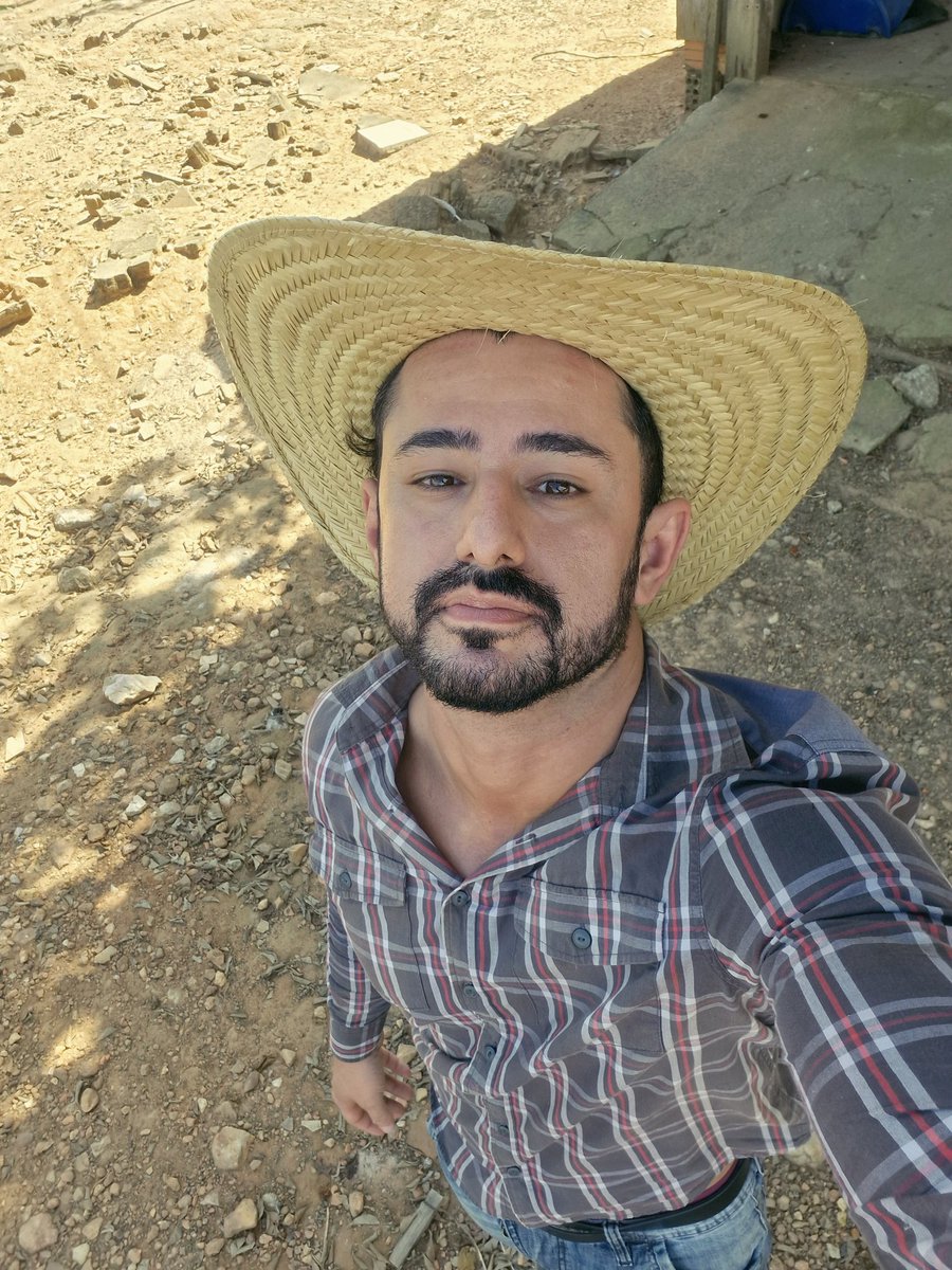 adalbertocazari's tweet photo. Hj foi dia de trabalho n sitio! https://t.co/HZzBhx7q2z
