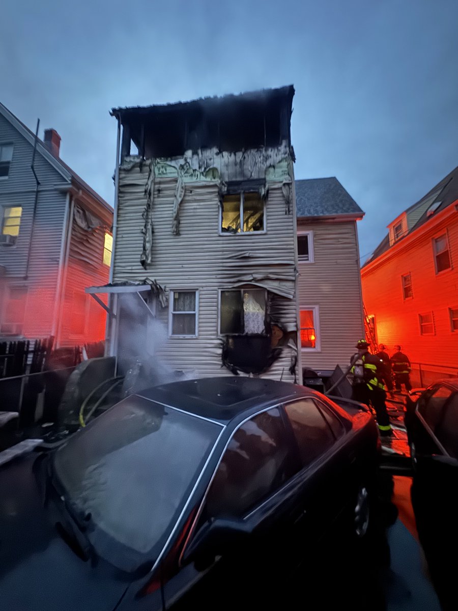 Boston Fire Dept. tweet media