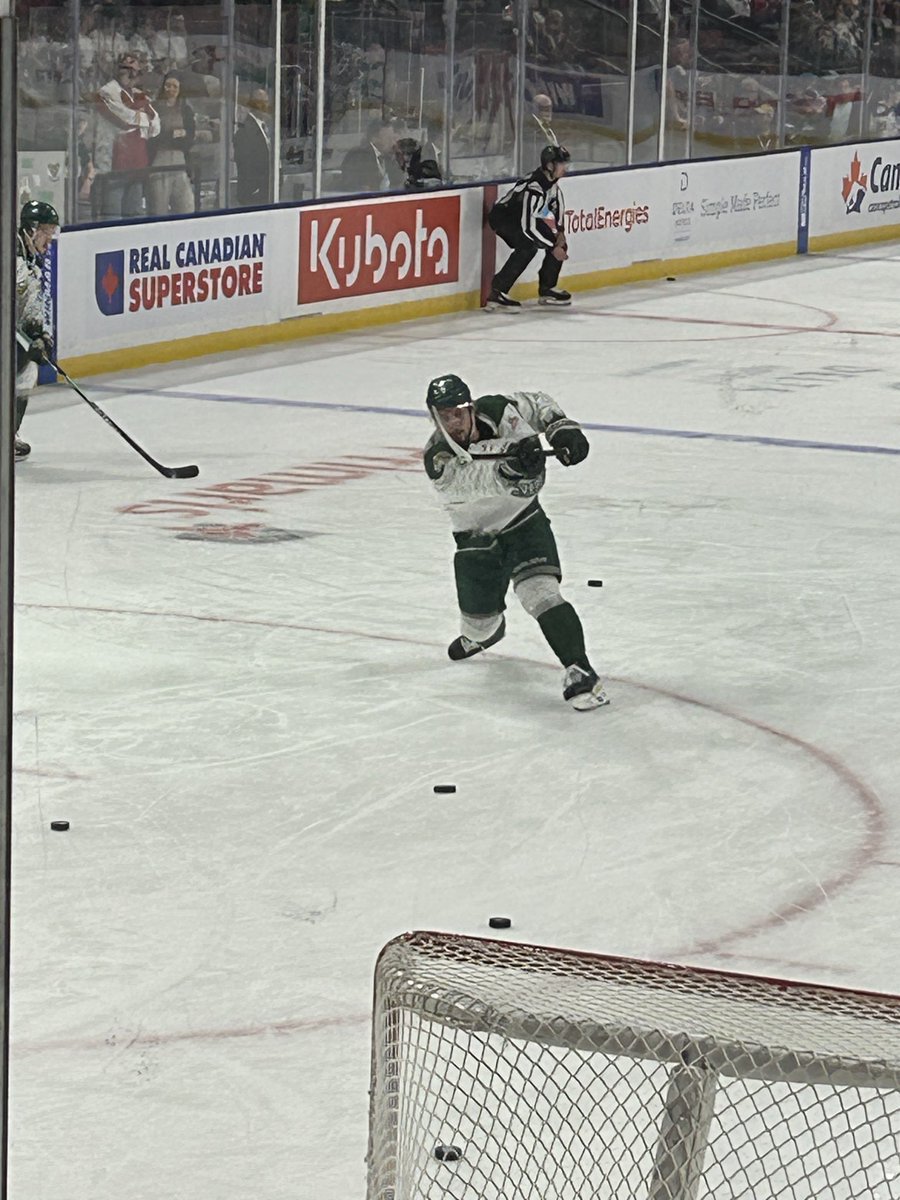 Ryan Hank tweet media
